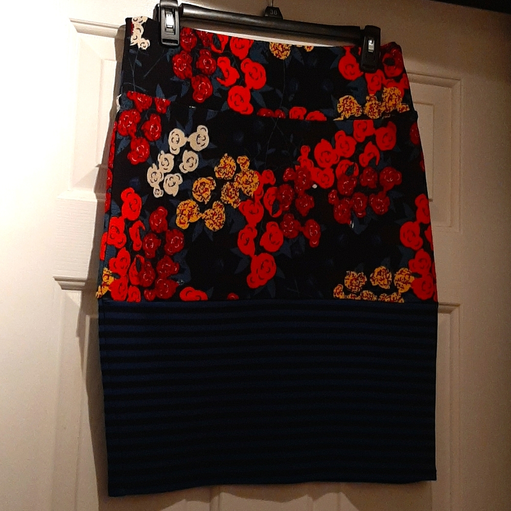 Lularoe Cassie skirt medium